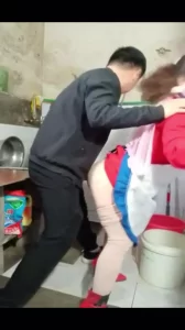厨房里操干妈2